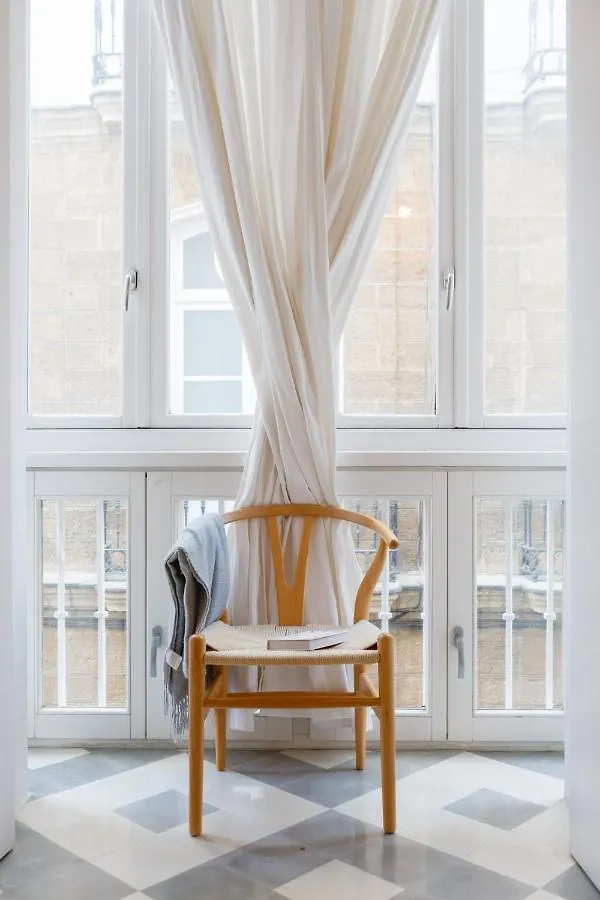 The Queen'S Designer Apartment By Cadiz4Rentals